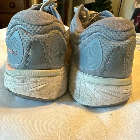 New Balance 920 Sneakers - Picture 5 of 11